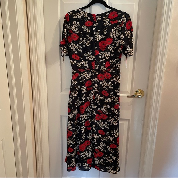 Madewell Peekaboo-Sleeve Midi Dress in Hillside Daisies - Picture 7 of 7